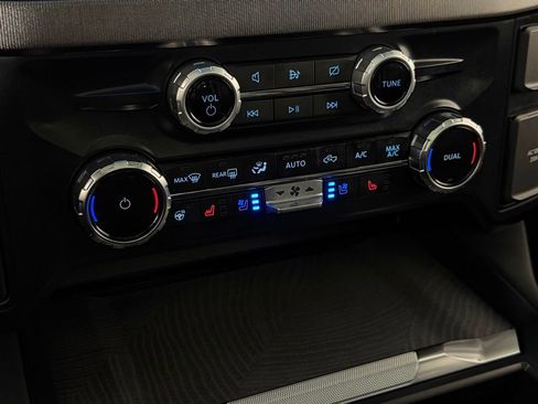 Used 2024 Ford F350 Platinum image 18