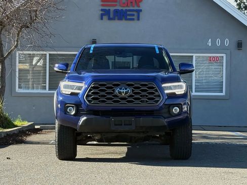 Used 2022 Toyota Tacoma TRD Off-Road w/ Technology Package image 2