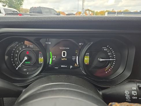Used 2024 Jeep Wrangler Unlimited AWD/4WD image 17