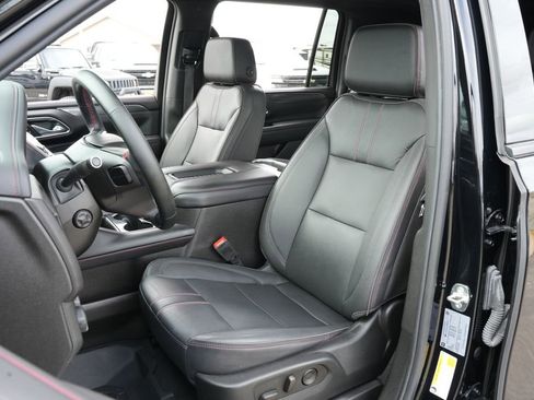 Used 2023 Chevrolet Suburban RST w/ Luxury Package image 16