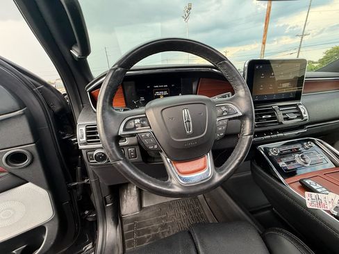 Used 2020 Lincoln Navigator Reserve w/ Luxury Package AWD/4WD image 16