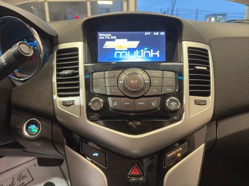 Used 2015 Chevrolet Cruze LTZ w/ Sun, Sound and Sport Package FWD image 18