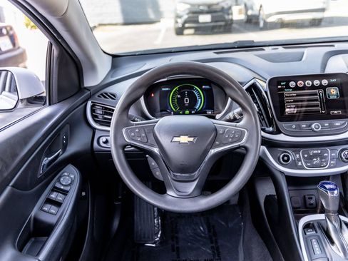 Used 2018 Chevrolet Volt LT FWD image 24