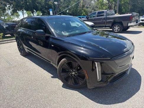 Used 2024 Cadillac Lyriq Tech RWD image 6