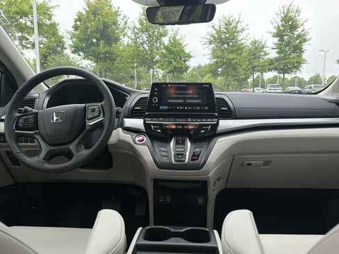 Certified 2026 Honda Odyssey EX-L image 14