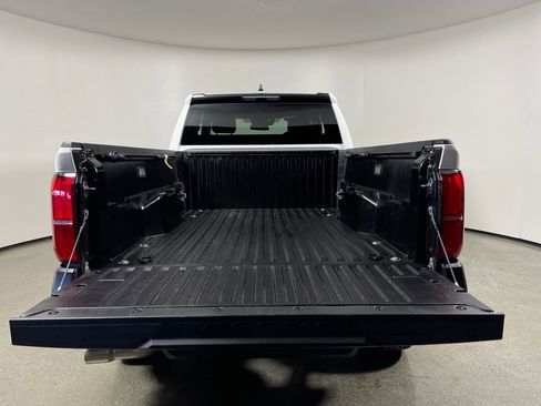 Used 2025 Toyota Tacoma SR image 10