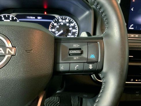 Used 2025 Nissan Rogue SV w/ SV Premium Package image 19