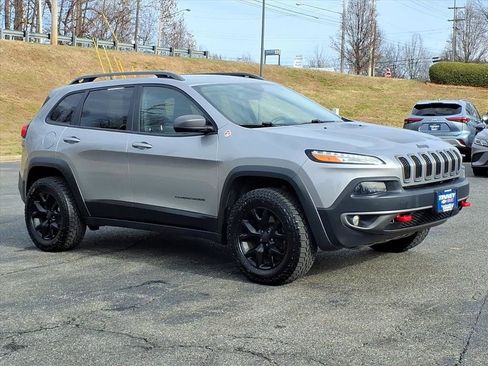 Used 2017 Jeep Cherokee Trailhawk w/ Cold Weather Group image 2
