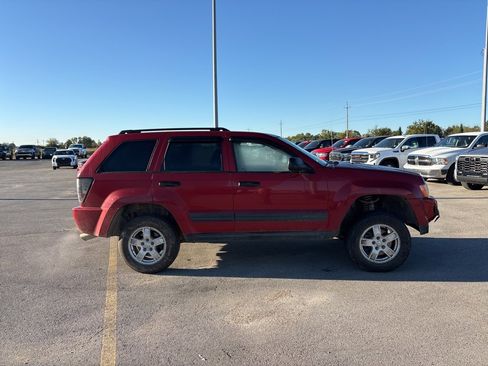 Used 2005 Jeep Grand Cherokee Laredo image 2