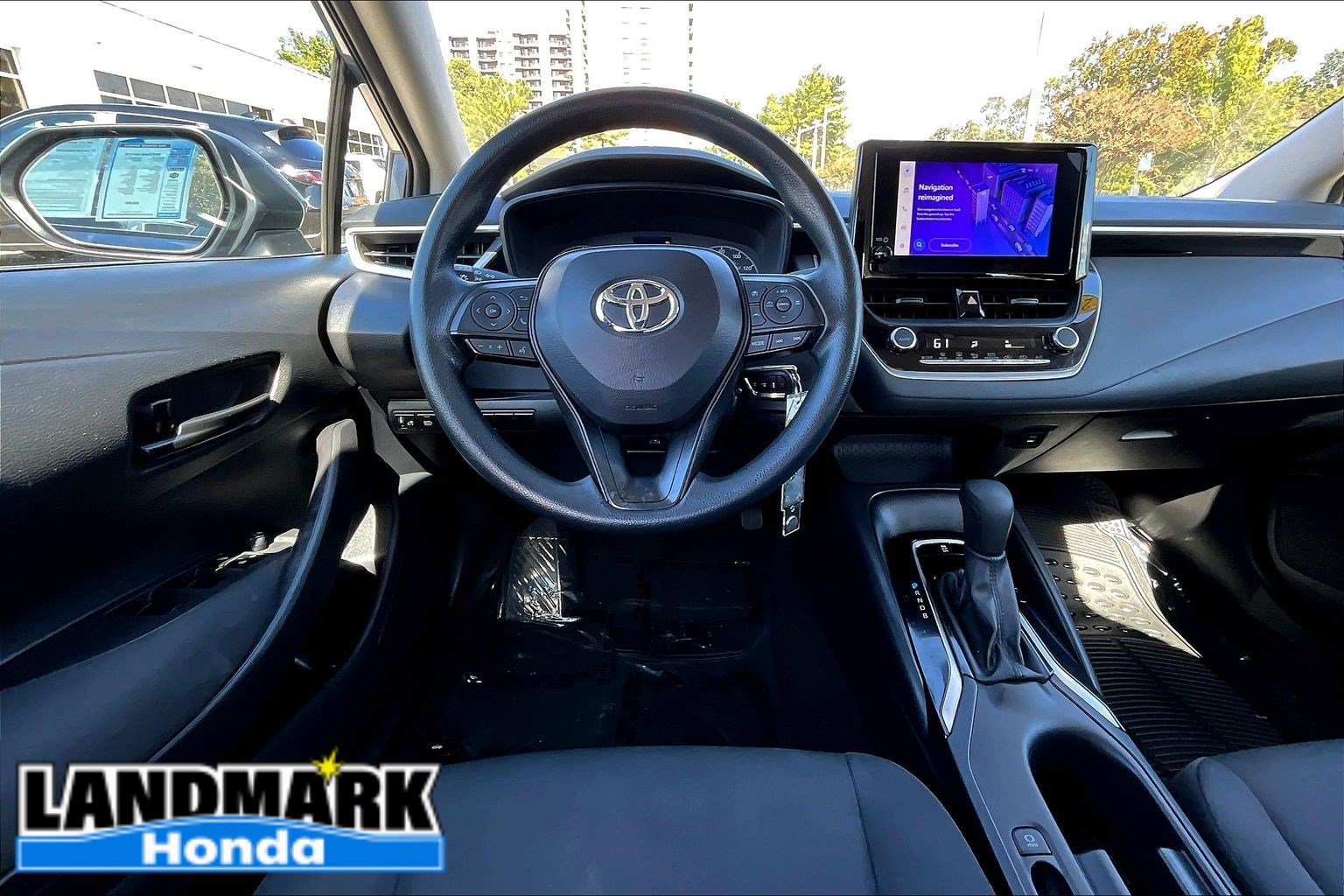 Used 2024 Toyota Corolla LE FWD image 5