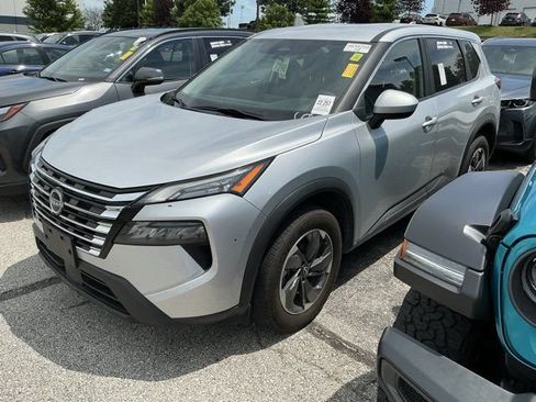 Used 2024 Nissan Rogue SV AWD/4WD image 11