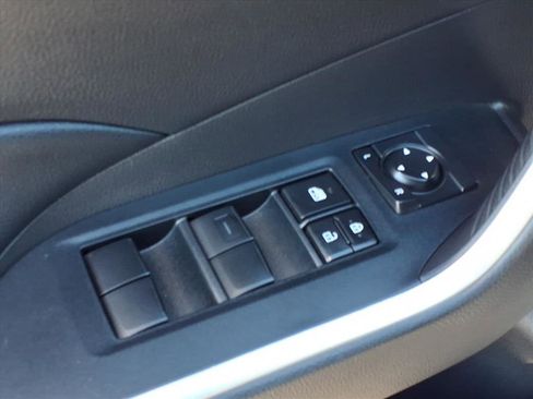 Used 2021 Toyota RAV4 XLE image 18