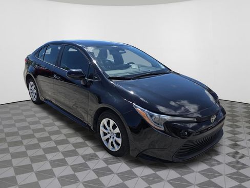 Used 2023 Toyota Corolla LE FWD image 4
