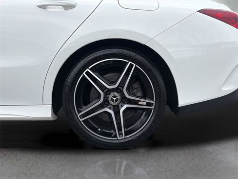 Used 2023 Mercedes-Benz CLA 250 4MATIC image 39