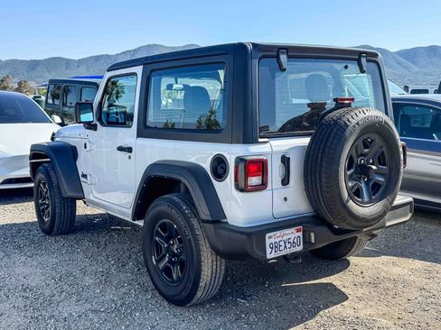 Used 2022 Jeep Wrangler Sport AWD/4WD image 9