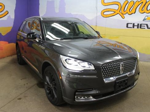 Used 2020 Lincoln Aviator Reserve w/ Equipment Group 202A AWD/4WD image 2