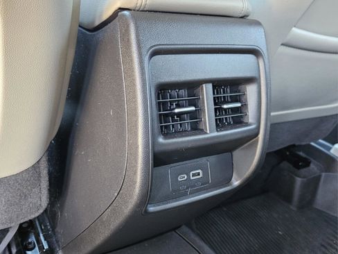 Used 2022 Cadillac XT4 Luxury w/ Driver Awareness Package image 12