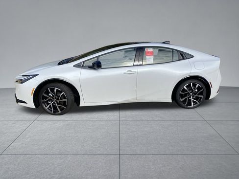 New 2026 Toyota Prius Plug-In Hybrid image 4