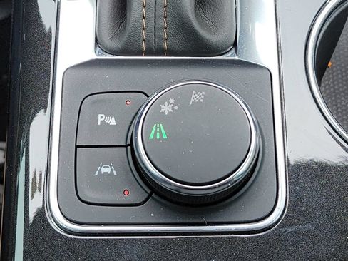 Used 2019 Chevrolet Blazer Premier w/ Driver Confidence II Package FWD image 34