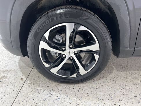 Used 2025 Chevrolet Trax RS w/ Driver Confidence Package image 28