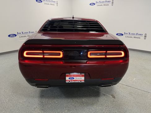Used 2020 Dodge Challenger SXT w/ Plus Package image 5