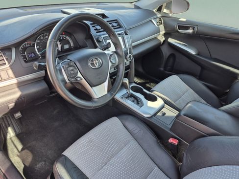 Used 2014 Toyota Camry SE FWD image 18