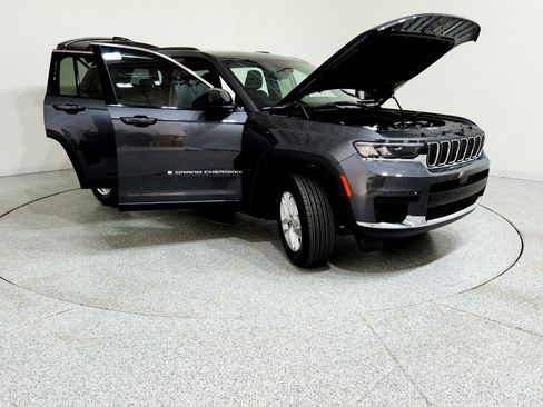 Used 2025 Jeep Grand Cherokee L Altitude w/ Luxury Tech Group I image 12