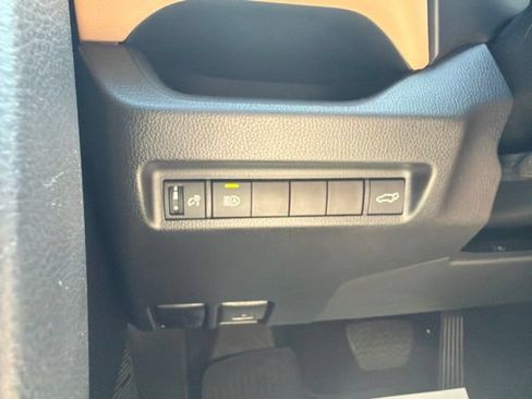 Used 2022 Toyota RAV4 XLE Premium FWD image 11