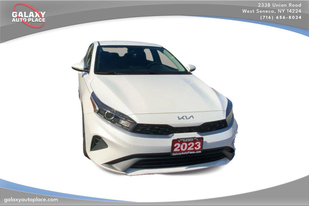 Used 2023 Kia Forte LXS w/ LXS Technology Package FWD image 3