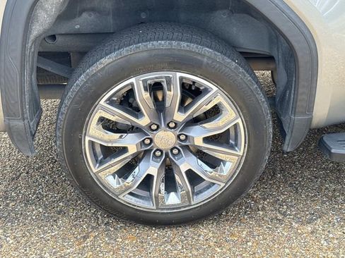 Used 2023 GMC Sierra 1500 SLT AWD/4WD image 5