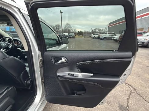 Used 2011 Dodge Journey Lux w/ Flexible Seating Group image 15