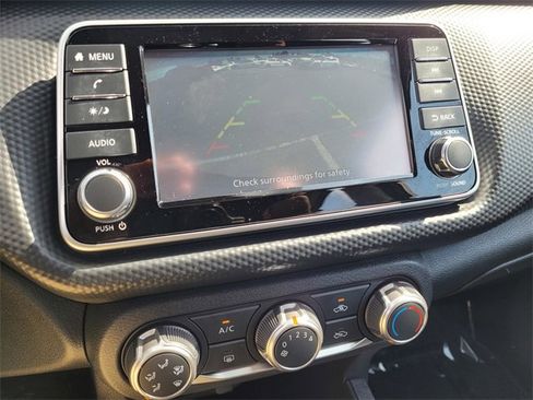 New 2025 Nissan Kicks Play S image 9