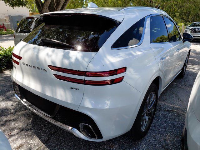 Used 2025 Genesis GV70 2.5T AWD/4WD image 3