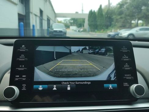 Used 2021 Honda Accord Sport image 8