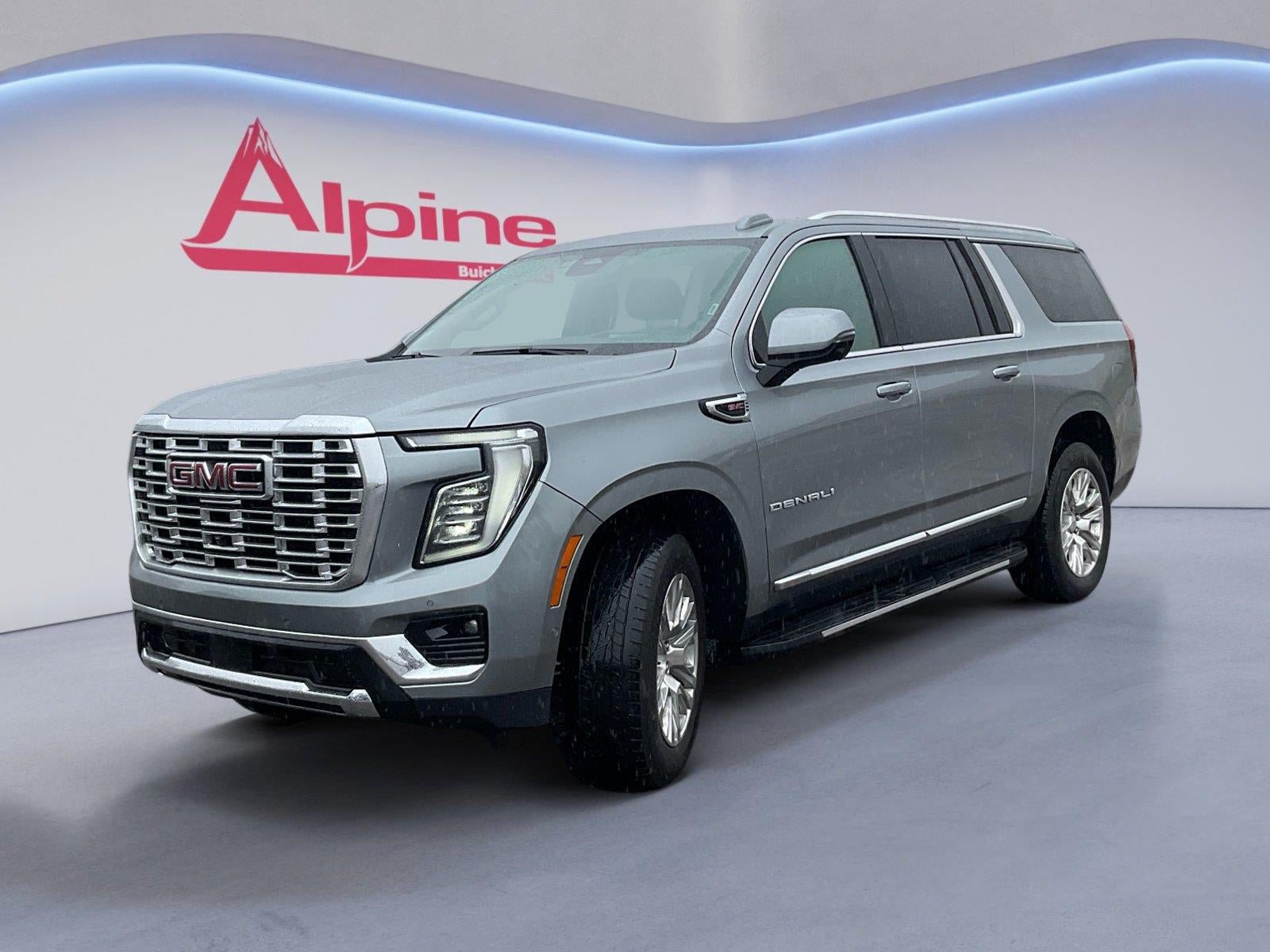 Used 2025 GMC Yukon XL Denali AWD/4WD image 1