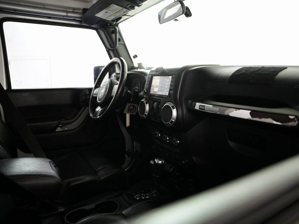 Used 2012 Jeep Wrangler Rubicon AWD/4WD image 46