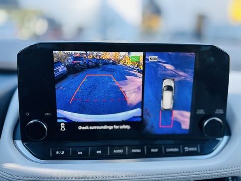 Used 2021 Nissan Rogue SL w/ Premium Package image 10