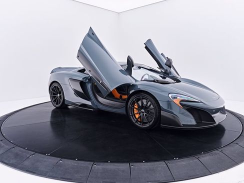Used 2016 McLaren 675LT Coupe RWD image 34