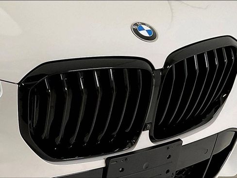 Used 2023 BMW X5 xDrive40i w/ M Sport Package AWD/4WD image 31