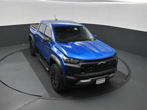 Used 2024 Chevrolet Colorado Trail Boss w/ Advanced Trailering Package AWD/4WD image 11