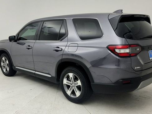Used 2025 Honda Pilot EX-L image 6