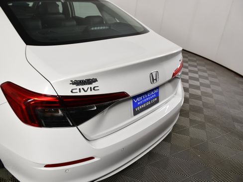 Certified 2024 Honda Civic Touring image 15