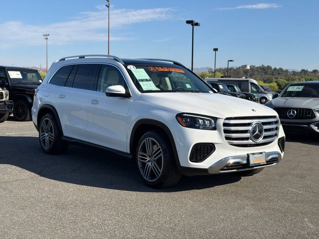 Used 2024 Mercedes-Benz GLS 450 4MATIC image 5