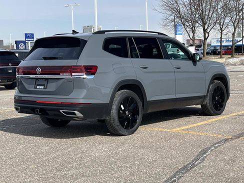 New 2026 Volkswagen Atlas SE image 6