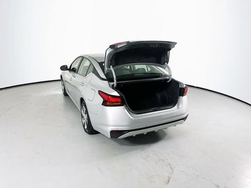 Used 2024 Nissan Altima 2.5 S FWD image 24