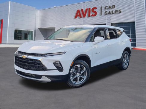 Used 2025 Chevrolet Blazer LT FWD image 1