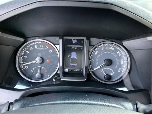 Used 2021 Toyota Tacoma TRD Off-Road image 25