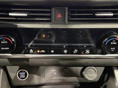 Used 2023 Nissan Rogue SV w/ SV Premium B Package image 80