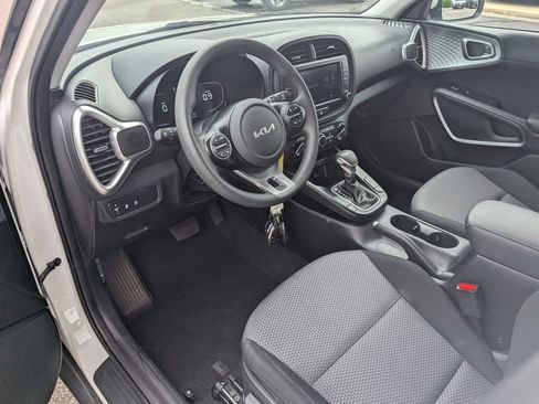 Used 2024 Kia Soul LX w/ Option Group 015 FWD image 12