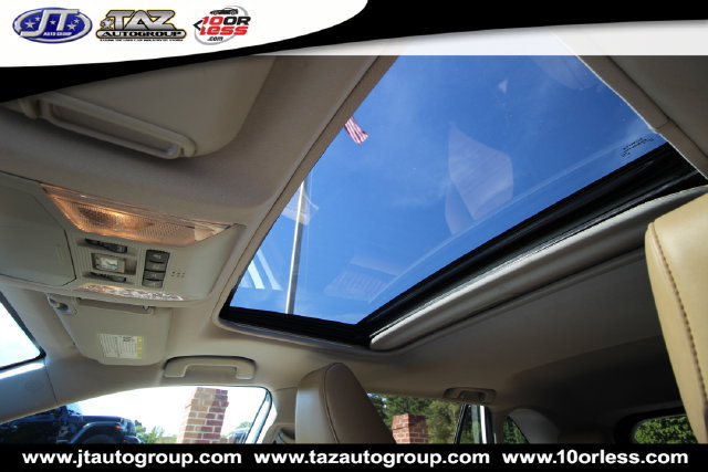 Used 2020 Toyota RAV4 XLE Premium FWD image 17